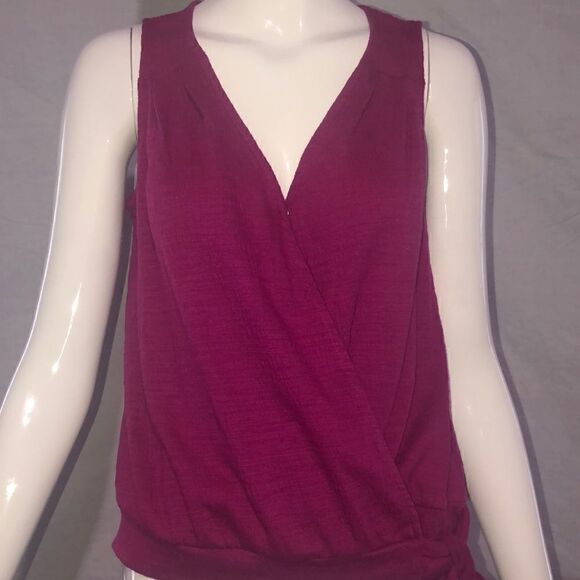 Universal Threads Top - Picture 2 of 7